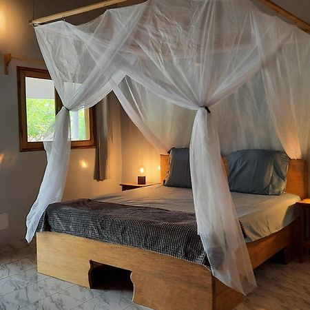 Bed and Breakfast Chez Nous Chez Vous Toubakouta Exterior foto